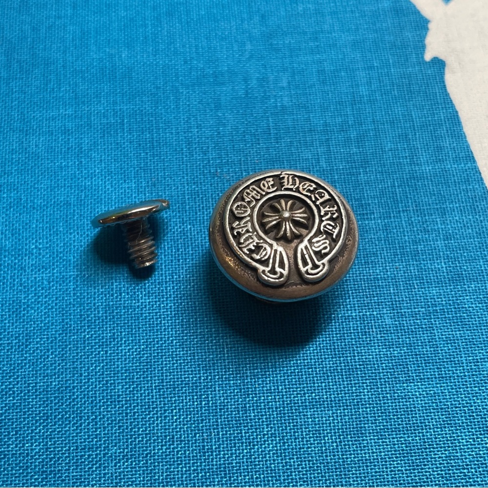 Authentic Chrome Hearts screw on horseshoe button